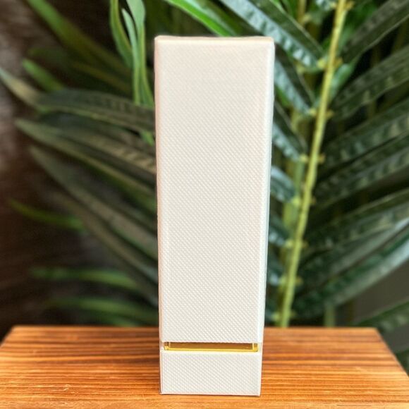 Tom Ford White Suede Eau de Parfum Spray, 100 ml. New and factory sealed! - Picture 9 of 9